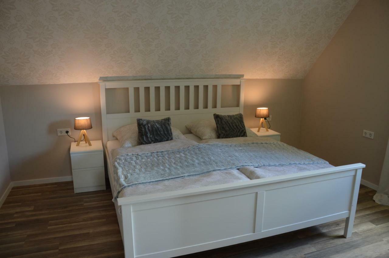 Ferienhaus Eifel-Charme Birgel ภายนอก รูปภาพ